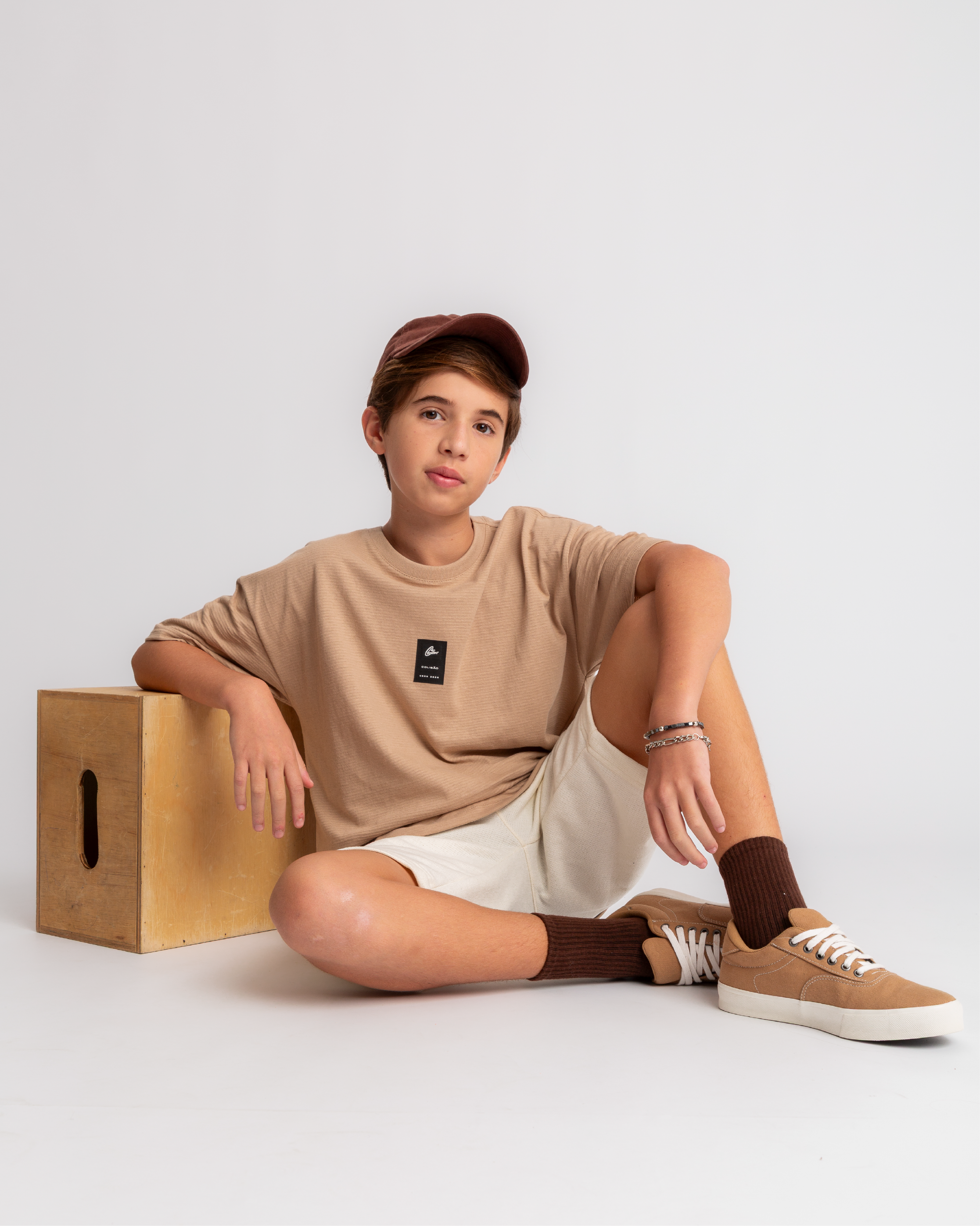 Camiseta masculina Colisão - detalhe de costura